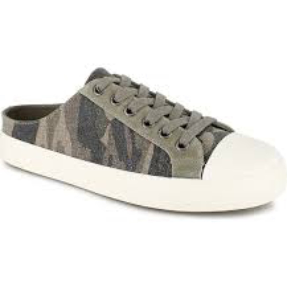 NEW NWT Camo Slip On Sneaker. Green Camo Print. Size 9M